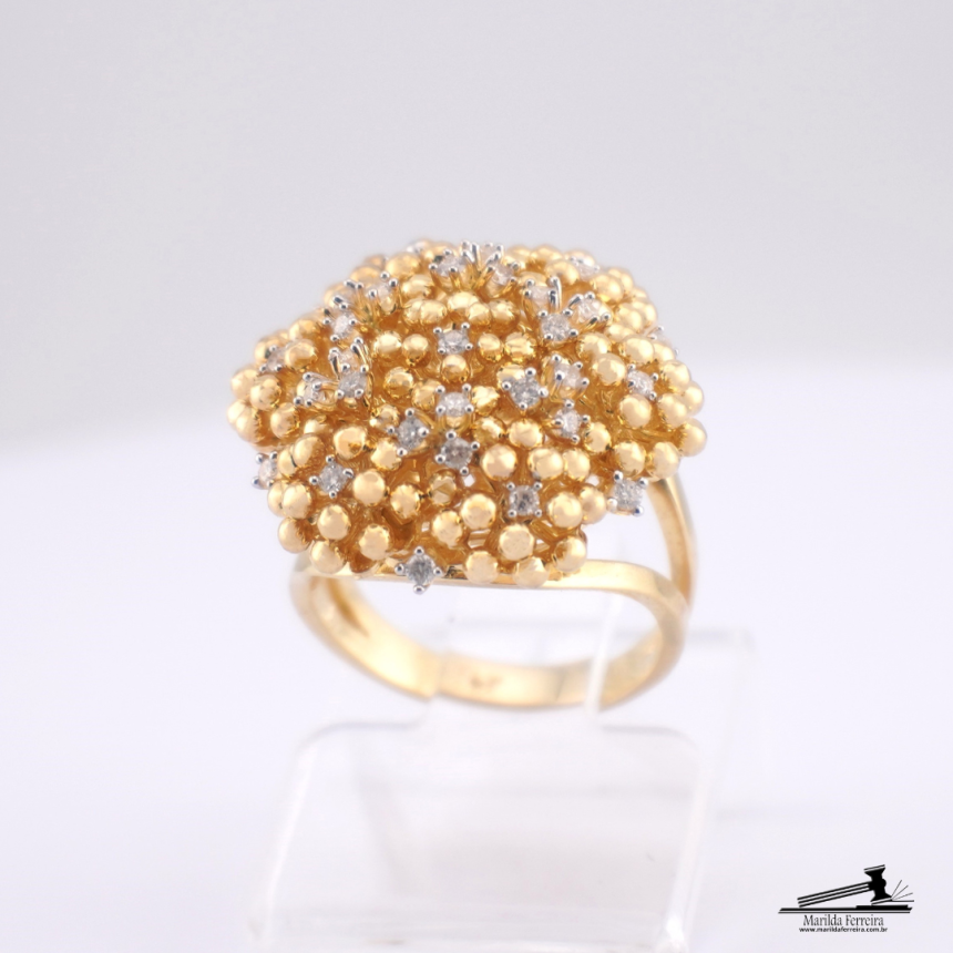 Anel com Esferas Petit Poá e Diamantes