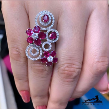 Anel flor Rubi e Diamantes