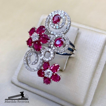 Anel flor Rubi e Diamantes