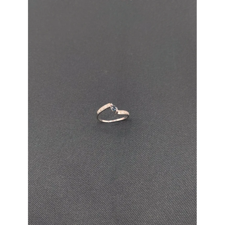 Anel Estilizado de Diamantes e Safira