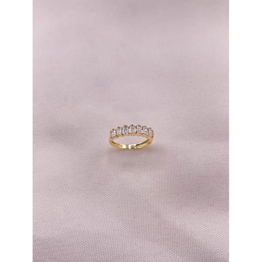 Anel Meia Aliança com Diamantes Estilizada