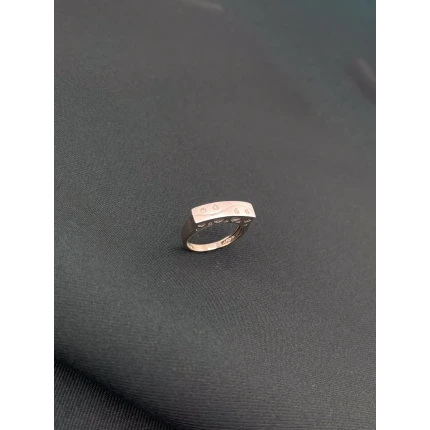 Anel com Diamantes