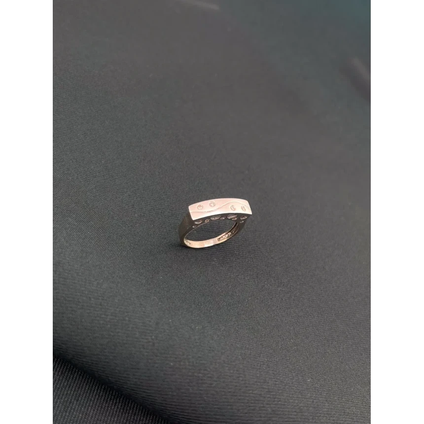 Anel com Diamantes