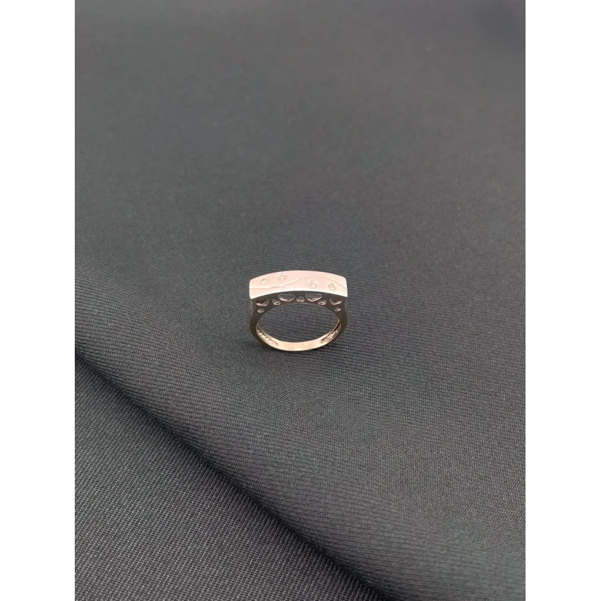 Anel com Diamantes