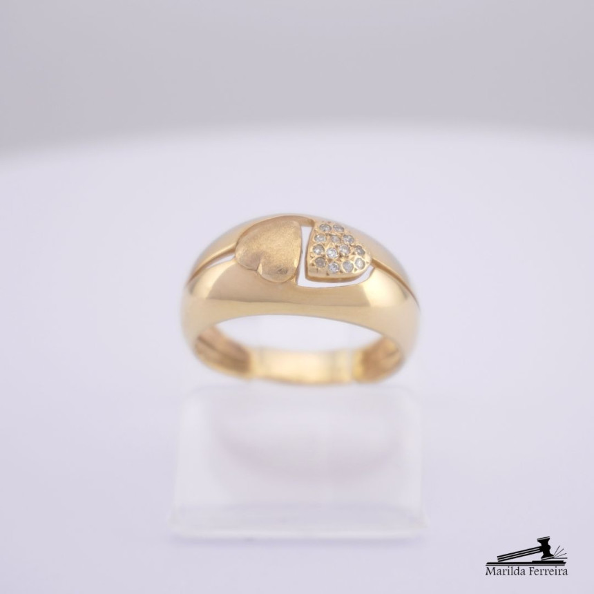 Anel Corações com Diamantes em Ouro Amarelo 