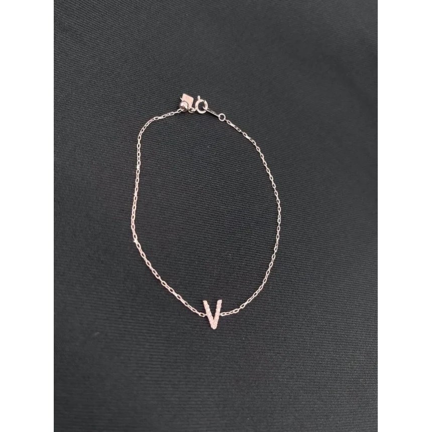 Pulseira Cartier com Letra V
