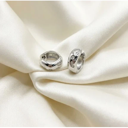 Brinco Argola 12 Pontos de Diamantes