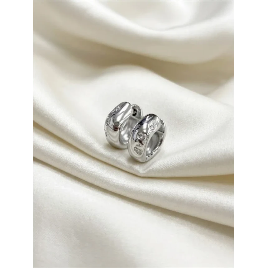 Brinco Argola 12 Pontos de Diamantes