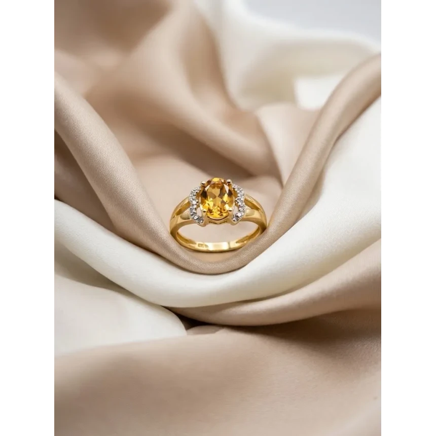 Anel Topázio Amarelo e 10 Pontos de Diamantes