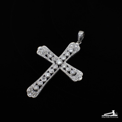 Pingente Cruz com Diamantes em Ouro Branco 