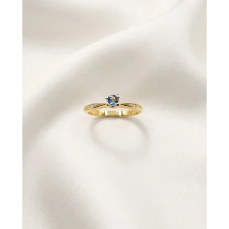 Anel modelo Solitário Topazio Azul, 2 Pontos de Diamantes