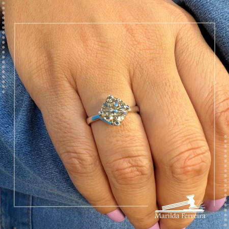 Anel Solitário Cravação Internacional