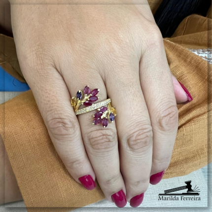 Anel Estilizado com Pedras e Diamantes 