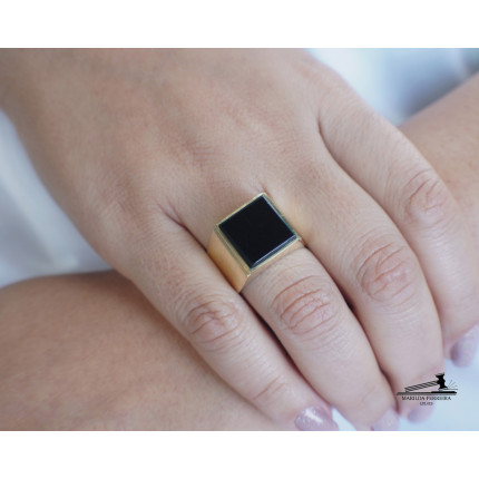 Anel Modelo Comendador com Onix
