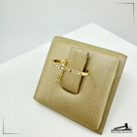 Anel Cruz com Diamantes em Ouro Amarelo