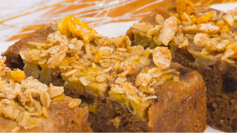 Cake Cereais com Banana, Mel e Canela