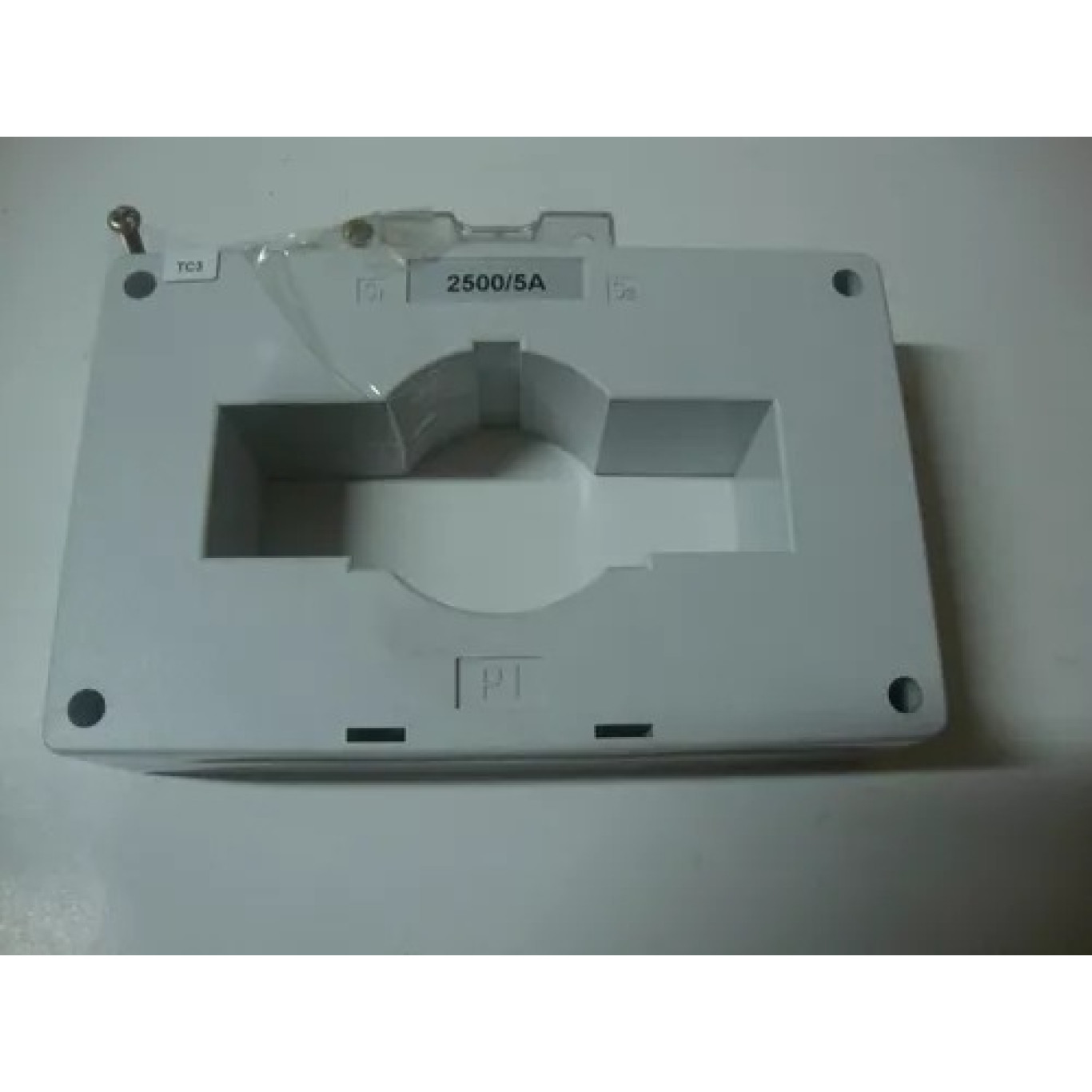 TRANSFORMADOR DE CORRENTE ST 126 3200/5A  126X36  0,6C12,5