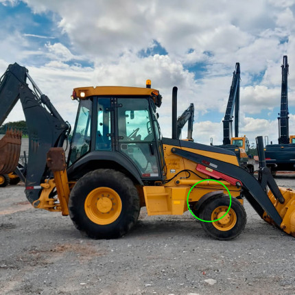 TR0012 - Suporte Com Paralama Dianteiro Esquerdo completo Retroescavadeira John Deere 310K e 310L