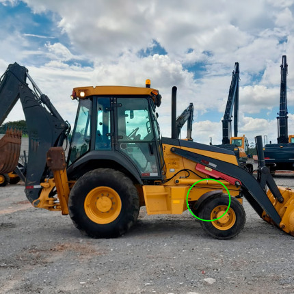 Jogo de Suporte e Paralamas Dianteiros Completo Retroescavadeira John Deere 310K e 310L